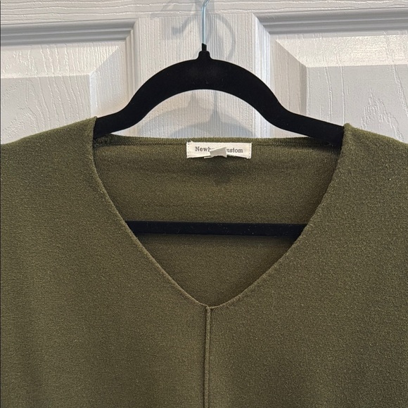 Newbury Kustom Green V-Neck Sweater Relaxed Fit - Picture 3 of 4